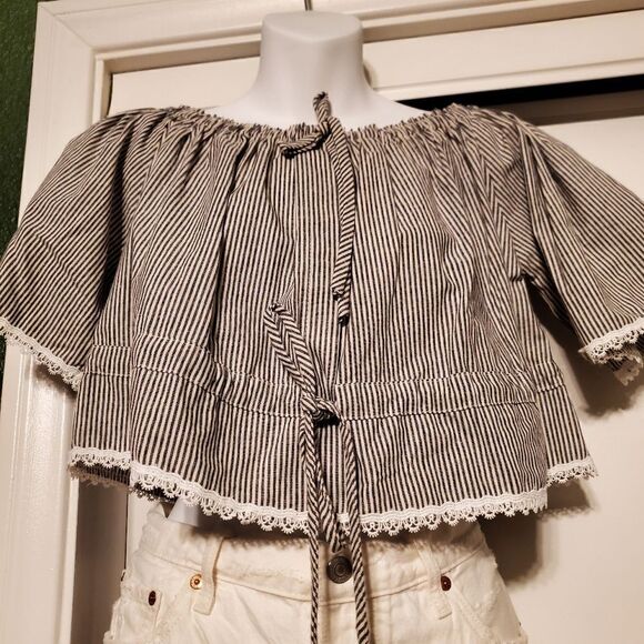 Crop tops  - Picture 1 of 10